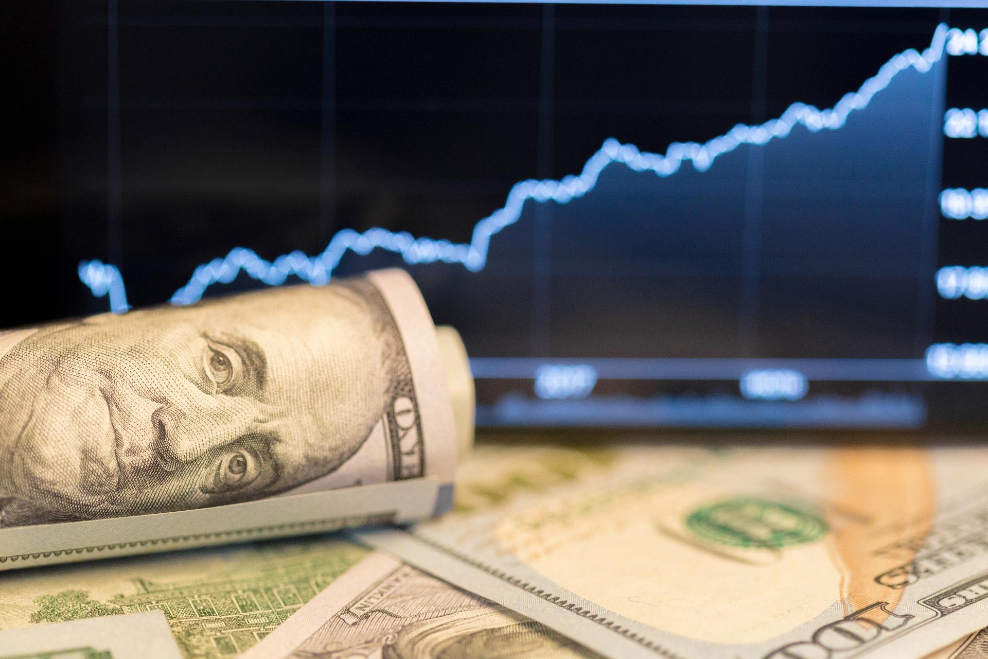 Altas do dólar e euro fazem Cruzeiro ganhar R$ 37 milhões em dívida só em 2020 Altas do dólar e euro fazem Cruzeiro ganhar R$ 37 milhões em dívida só em 2020