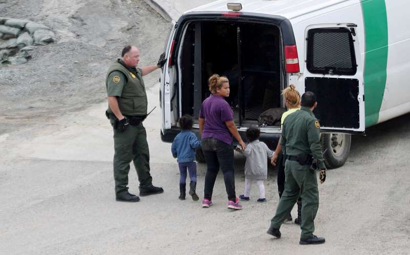 Pais de crianças separadas na fronteira EUA-México não são encontrados