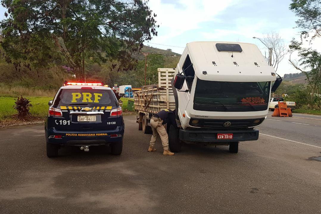 PRF recupera caminhão clonado em Realeza