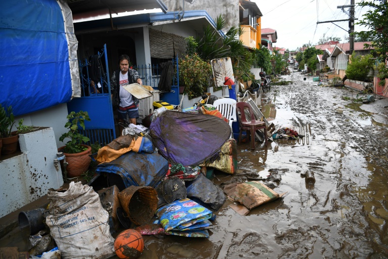 Tufão Goni mata 20 pessoas e destrói milhares de casas nas Filipinas