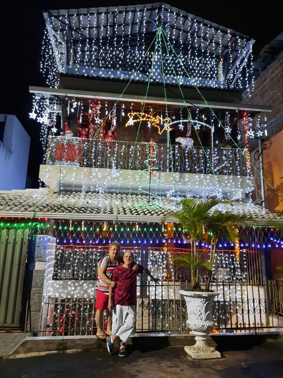 Tradição: Casa encanta neste Natal no bairro São Vicente em Manhuaçu