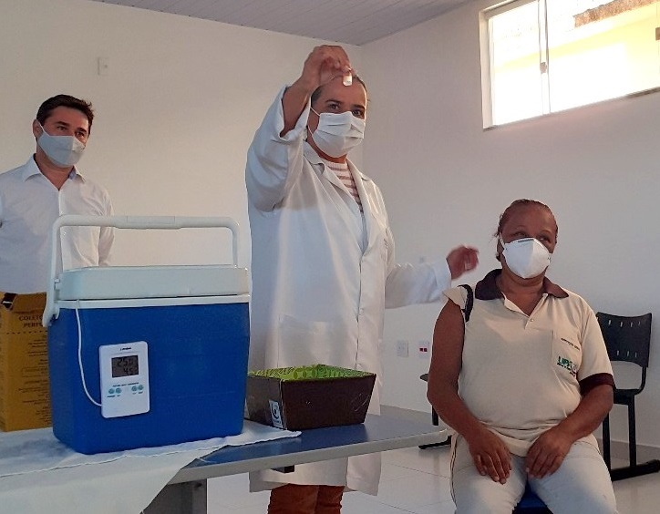 Manhuaçu inicia vacinação contra a Covid-19