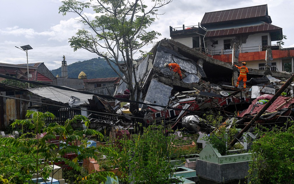 Número de mortos após terremoto na Indonésia sobe para 73
