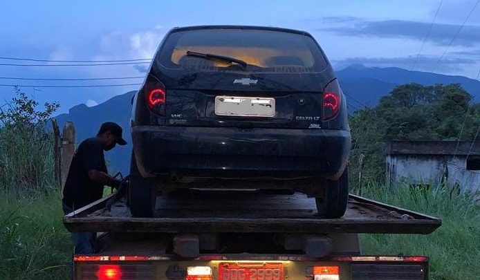 PM recupera veículo roubado em Martins Soares