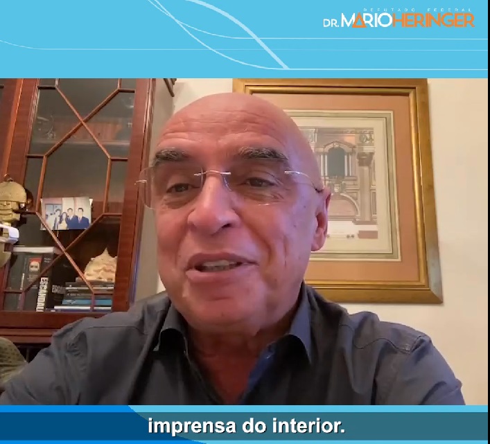 Deputado Mário Heringer acusa imprensa e culpa Bolsonaro: “sentado…onde nunca deveria ter sentado.”