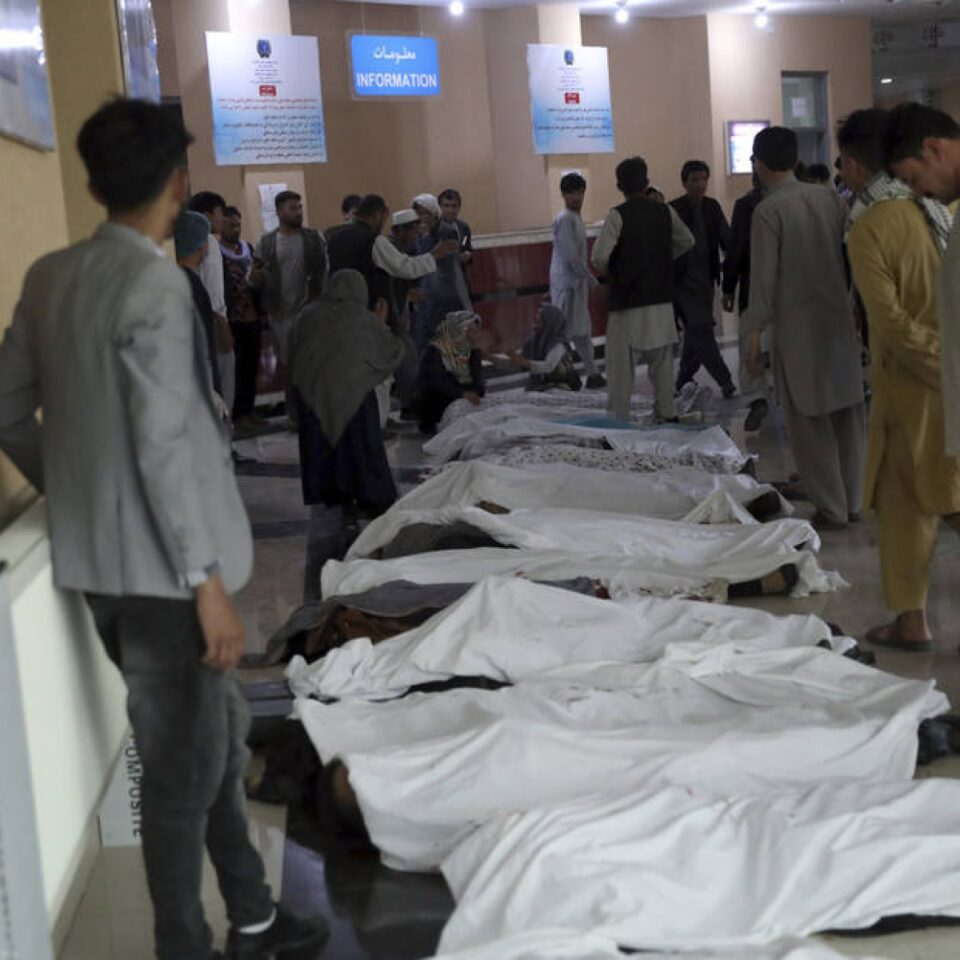 Pelo menos de 58 pessoas morreram em atentado em escola em Cabul
