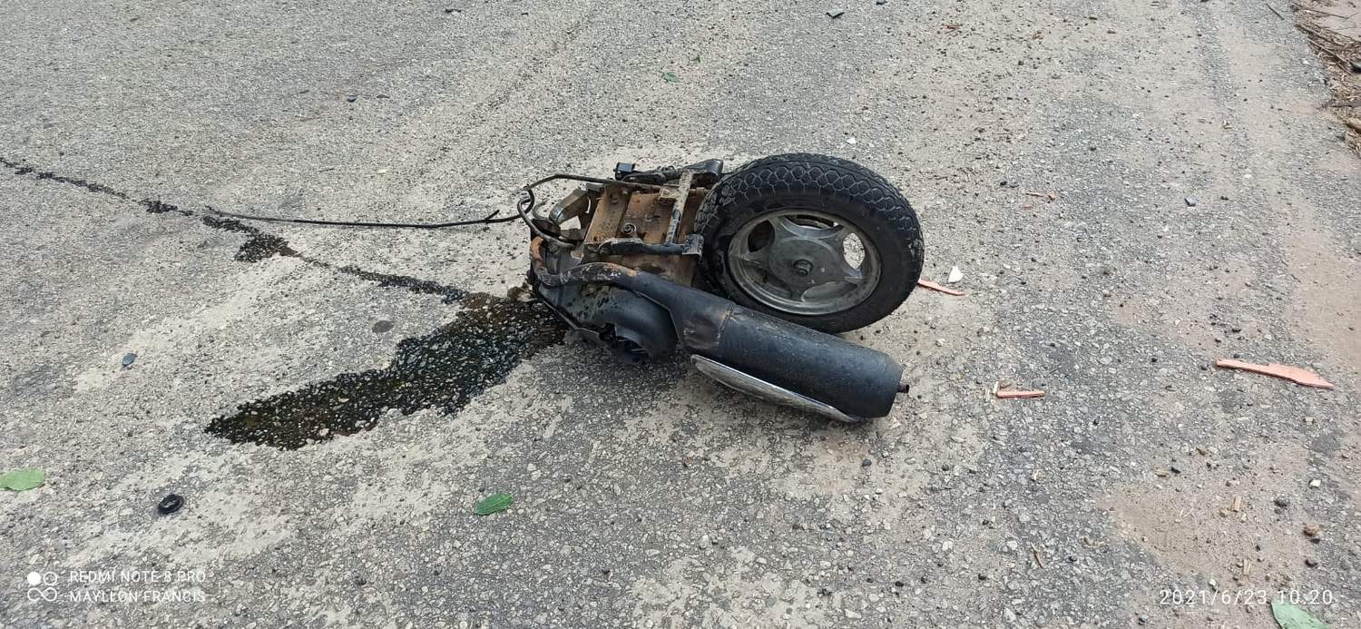 Carreta destrói moto em acidente na BR-262