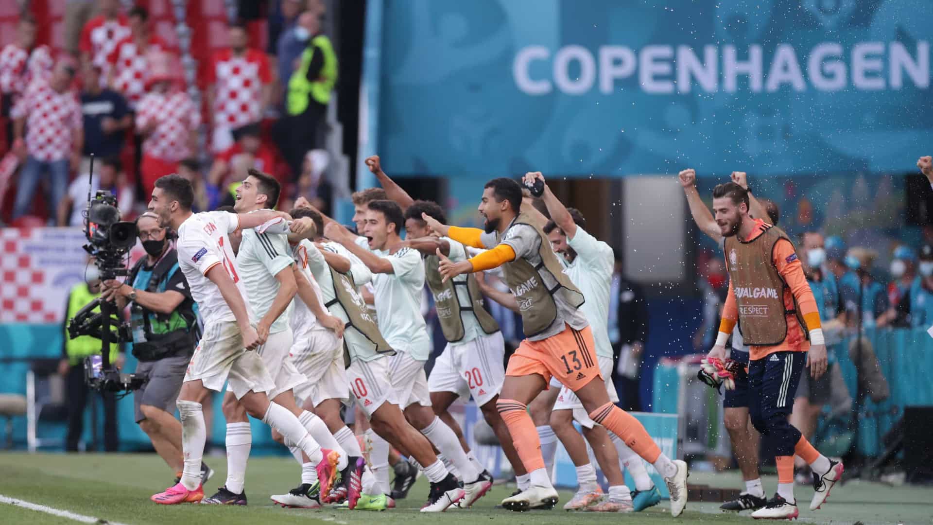 Espanha sofre, mas bate Croácia na prorrogação e vai às quartas na Eurocopa