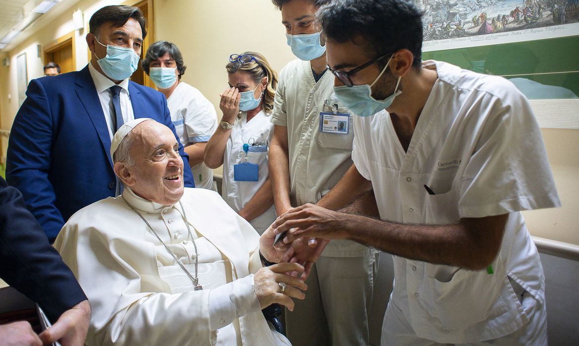 Papa agradece orações de fiéis por sua saúde