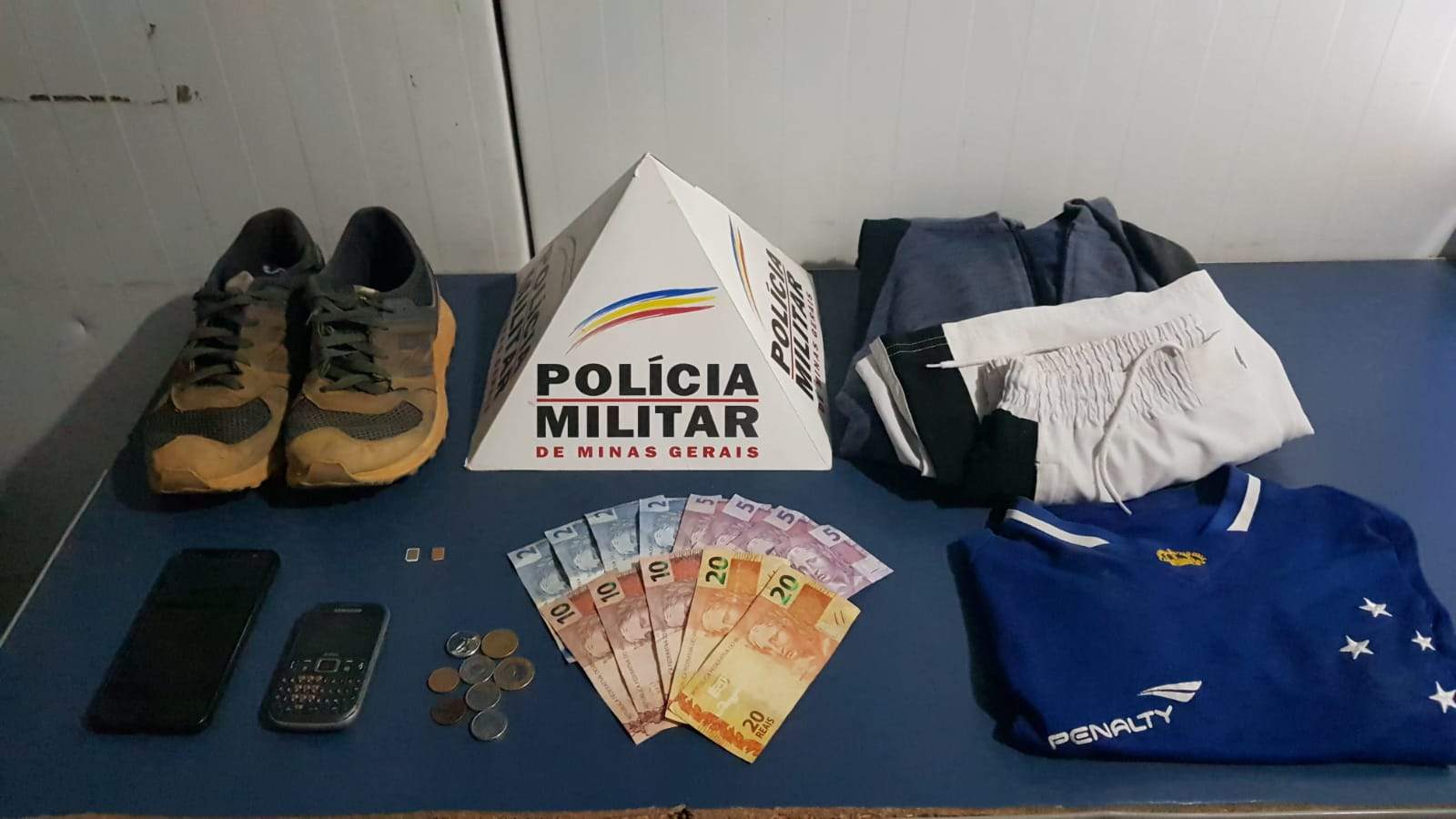 Taxista de Manhuaçu é assaltado; PM prende ladrão