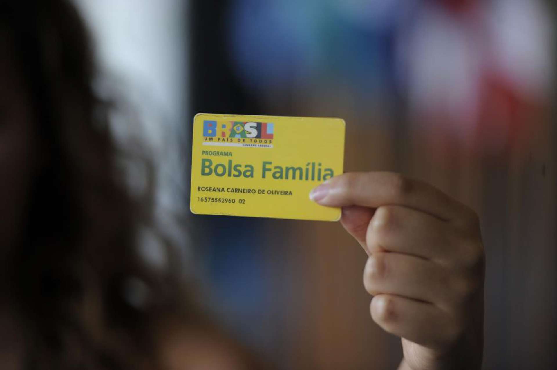 Bolsonaro afirma que Bolsa Família deve ser reajustado para R$ 300