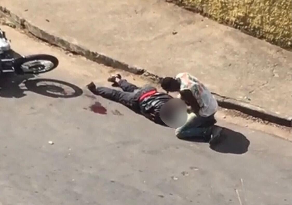 Mototaxista é esfaqueado e morto no bairro Limoeiro