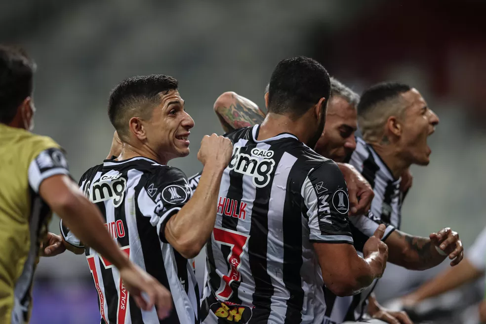 Zaracho celebra classificação às semis e campanha única ao eliminar Boca e River na Libertadores
