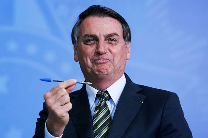 Bolsonaro veta fundo eleitoral de R$ 5,7 bilhões para 2022