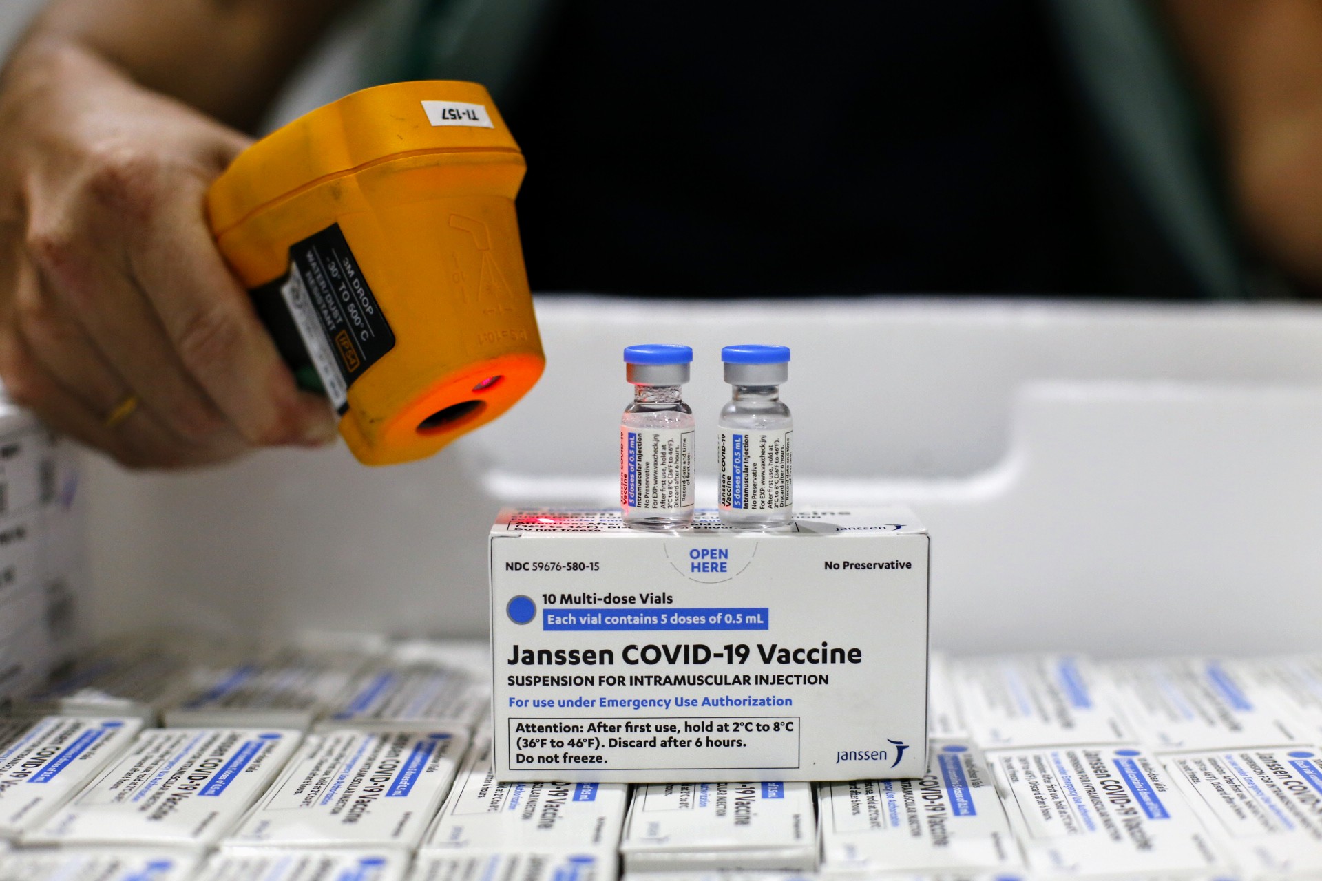 Minas recebe mais 890 mil doses de vacina, inclusive da Janssen
