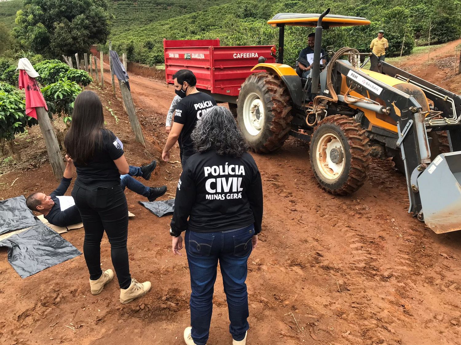 Polícia Civil realiza reconstituição de crime ocorrido na zona rural de Abre Campo