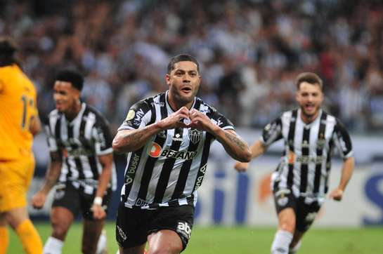 Com festa, Atlético goleia Corinthians e faz contagem regressiva pela taça