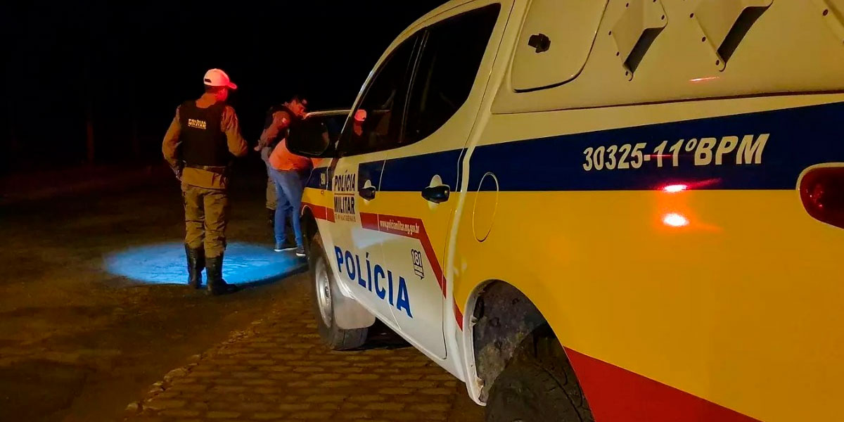 Durante briga, mulher esfaqueia companheiro em Manhuaçu