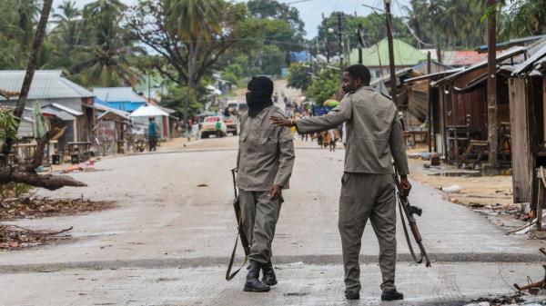 Homens armados raptam jovens e incendeiam casas no norte de Moçambique