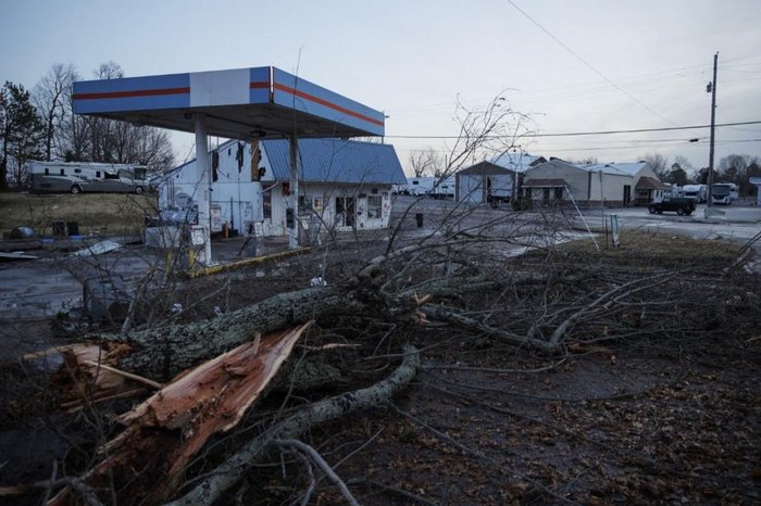 Tornado atinge sudeste dos EUA; governador do Kentucky fala em pelo menos 50 mortos