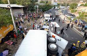 Acidente com caminhão mata 53 migrantes no México: “Cenário de horror”