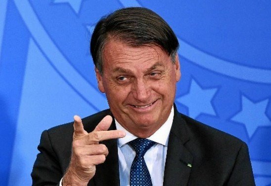 Em ‘declaração’, Bolsonaro diz que exerceu “direito de ausência” ao não depor à PF
