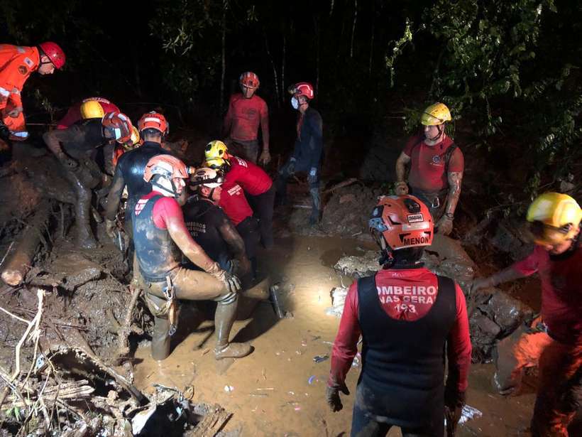 Bombeiros resgatam cinco corpos no Retiro do Chalé e encerram trabalho