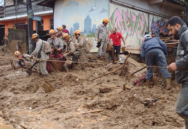 Chuva em Petrópolis: tragédia deixa 136 mortos e 213 desaparecidos