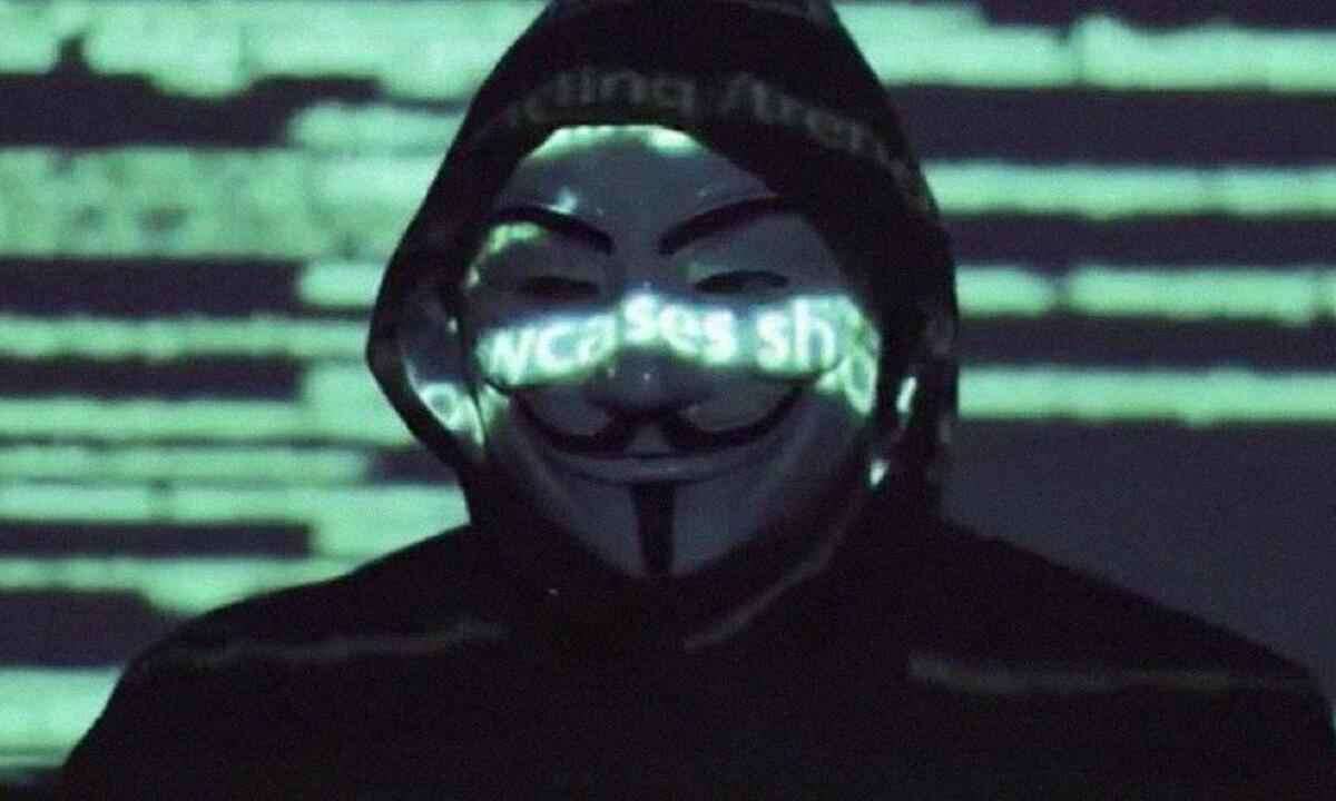 Grupo Anonymous declara guerra cibernética contra governo russo