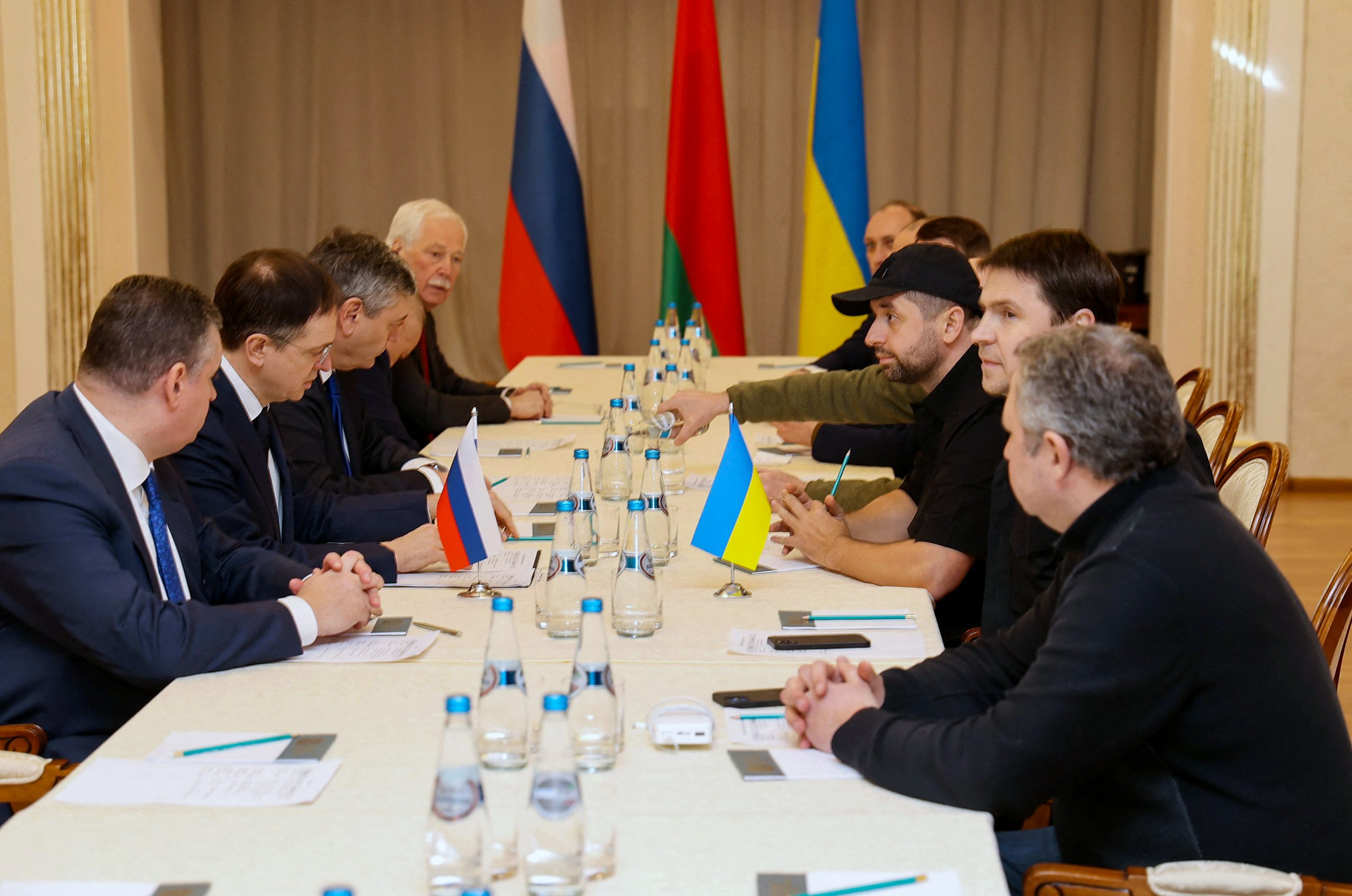 Ucrânia e Rússia encerram conversas e anunciam 2ª rodada de negociação