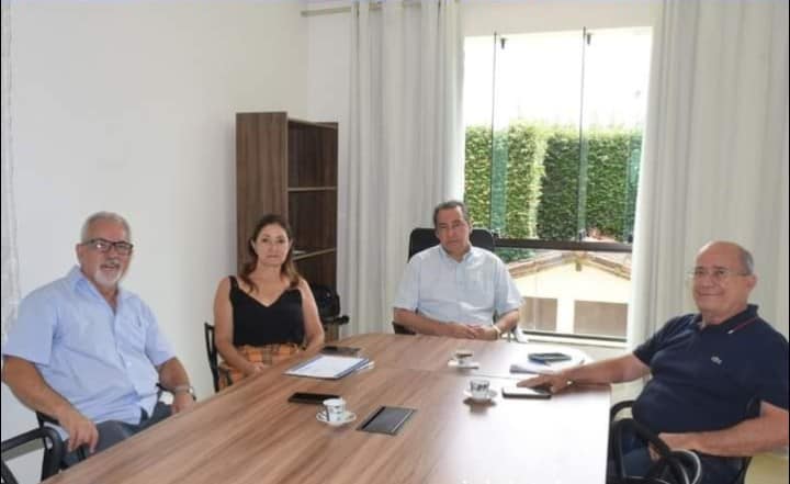 Deputado João Magalhães recebeu em seu gabinete regional a visita do novo provedor do Hospital César