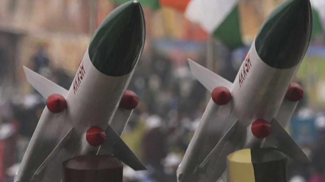 Índia diz que acidentalmente disparou míssil no Paquistão