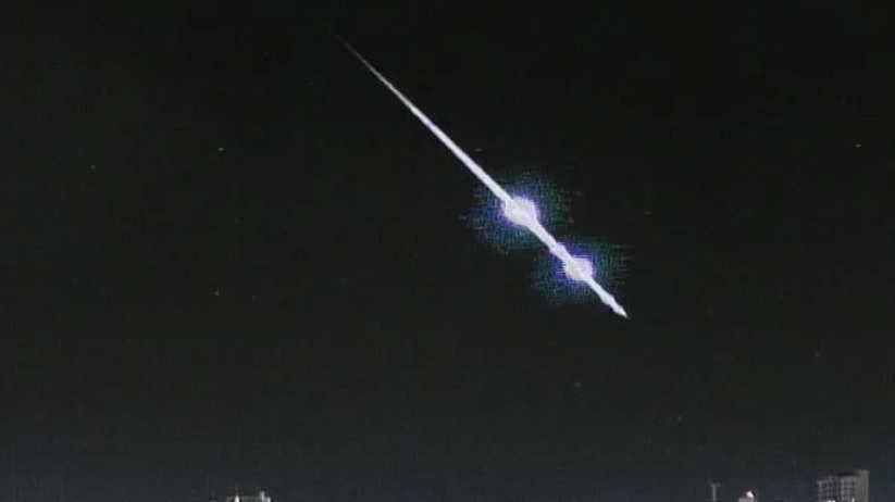 Em fenômeno raro, meteoro explode duas vezes no céu do Rio Grande do Sul