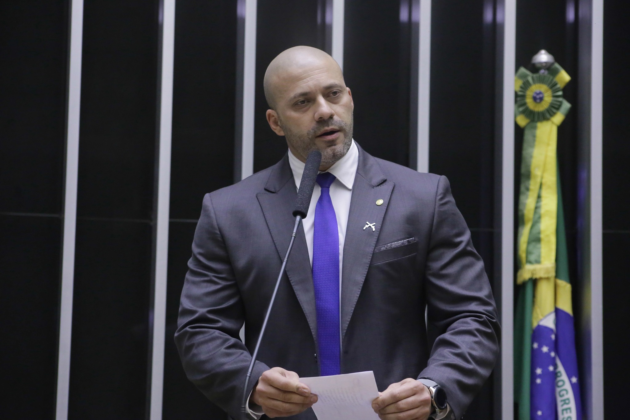 Por 10 a 1, STF condena deputado bolsonarista Daniel Silveira