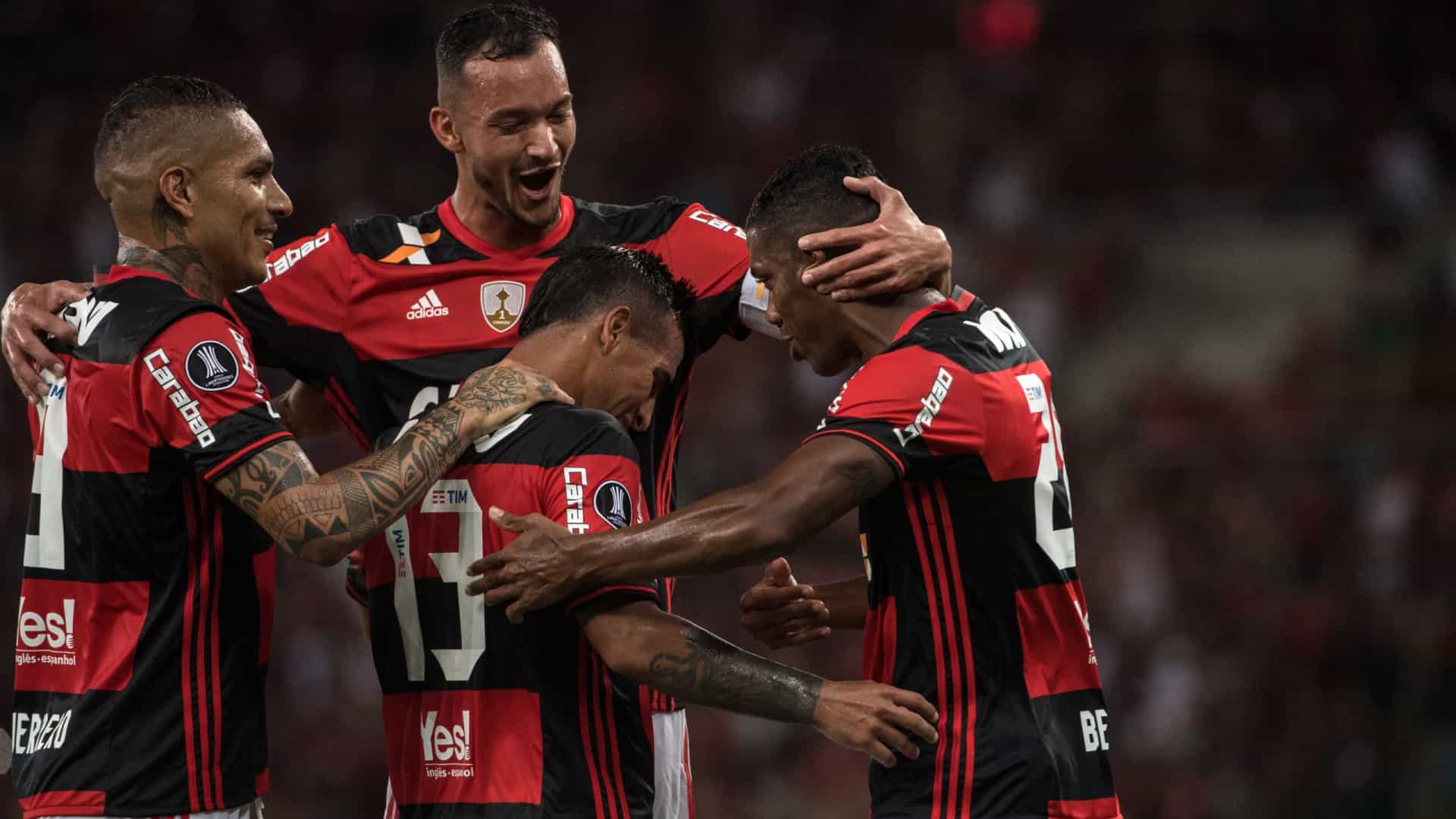 Flamengo aposta no ataque diante da Católica para ficar perto da vaga às oitavas