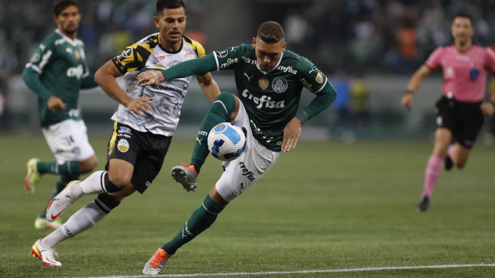 Palmeiras goleia Deportivo Táchira com três de Scarpa e bate recordes na Libertadores