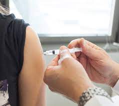 Vacinação contra gripe e sarampo entra na reta final com só metade do público-alvo imunizado em MG