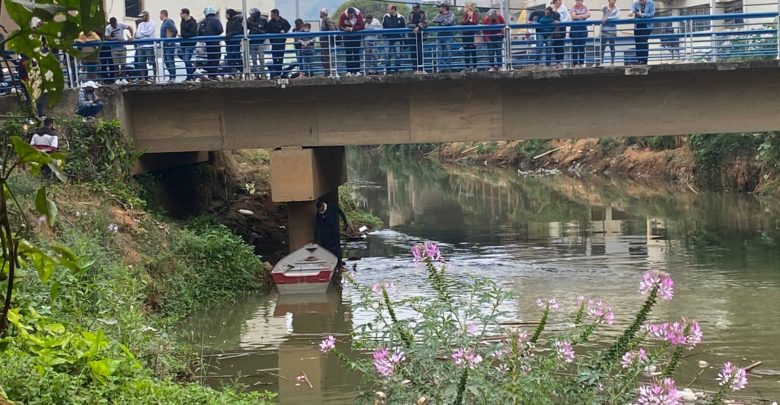 Corpo de Bombeiros resgata corpo de mulher que se afogou nas águas do Rio Manhuaçu