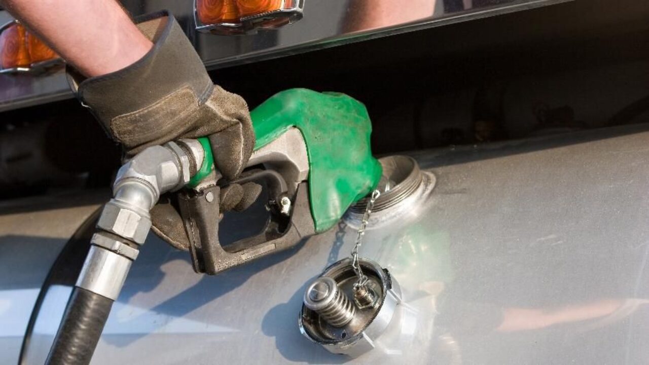 Preço do diesel ultrapassa o da gasolina pela 1ª vez em postos de Minas Gerais