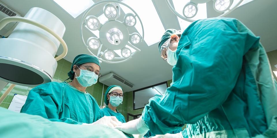 Homens e mulheres poderão fazer cirurgia de esterilização a partir dos 21 anos