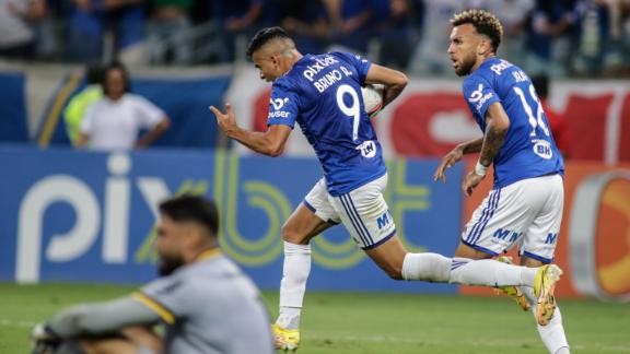 Cruzeiro arranca empate no fim contra o Criciúma e dá mais um passo na volta para Série A