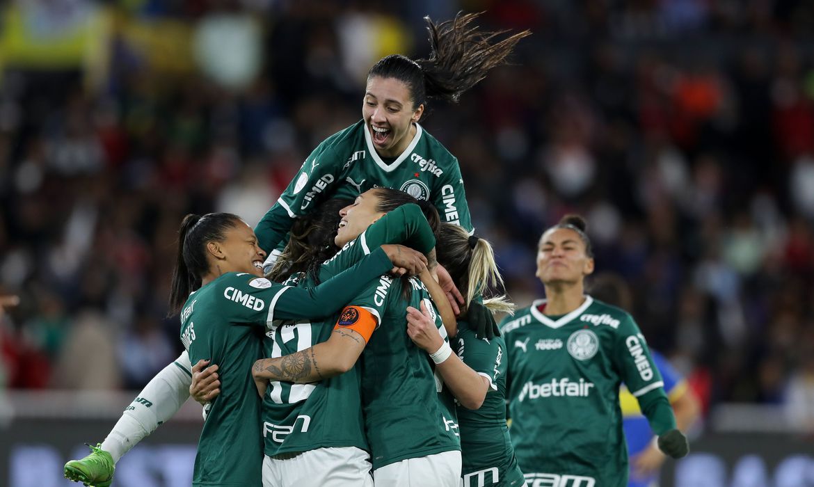 Palmeiras goleia Boca Juniors e é campeão da Libertadores feminina
