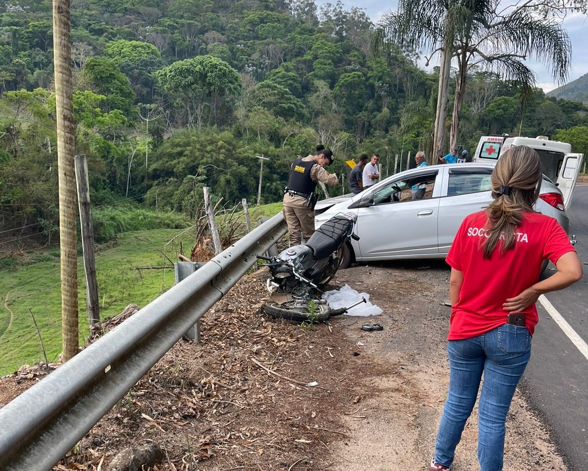 Motoqueiro morre em acidente na MG-108, entre Manhumirim e Martins Soares