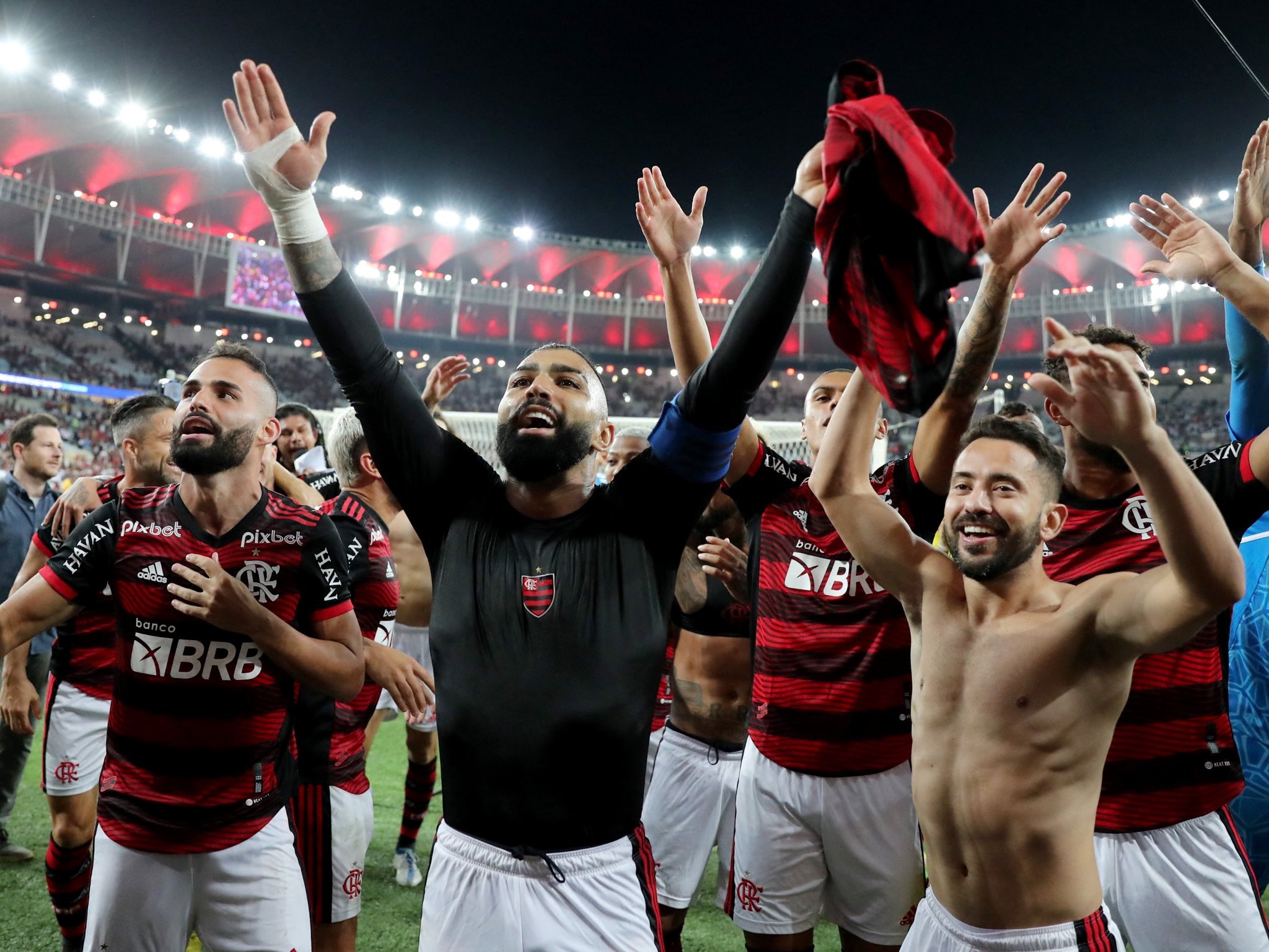 Festa no Maraca! Flamengo bate Corinthians e é tetra da Copa do Brasil