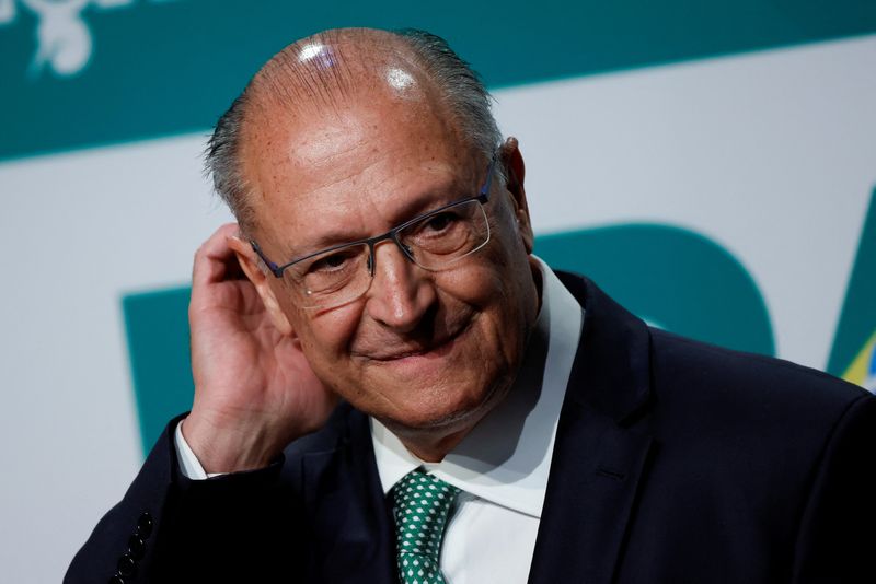 Alckmin entrega minuta de PEC ao Congresso com R$ 175 bi do Bolsa Família fora do teto