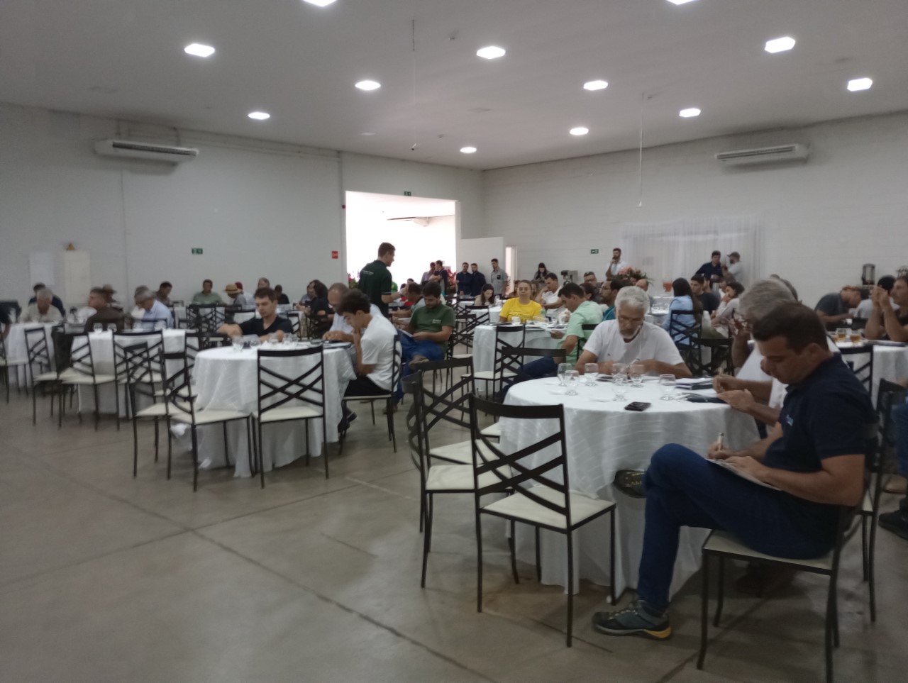 Grupo Monte Santo Tavares e Eisa realizam workshop em parceria com Starbucks em Manhuaçu
