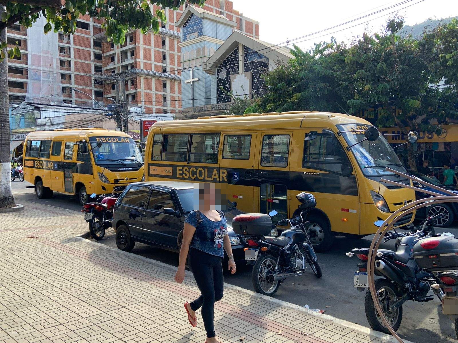Secretaria de Educação de Manhuaçu adquire sete novos veículos para transporte escolar