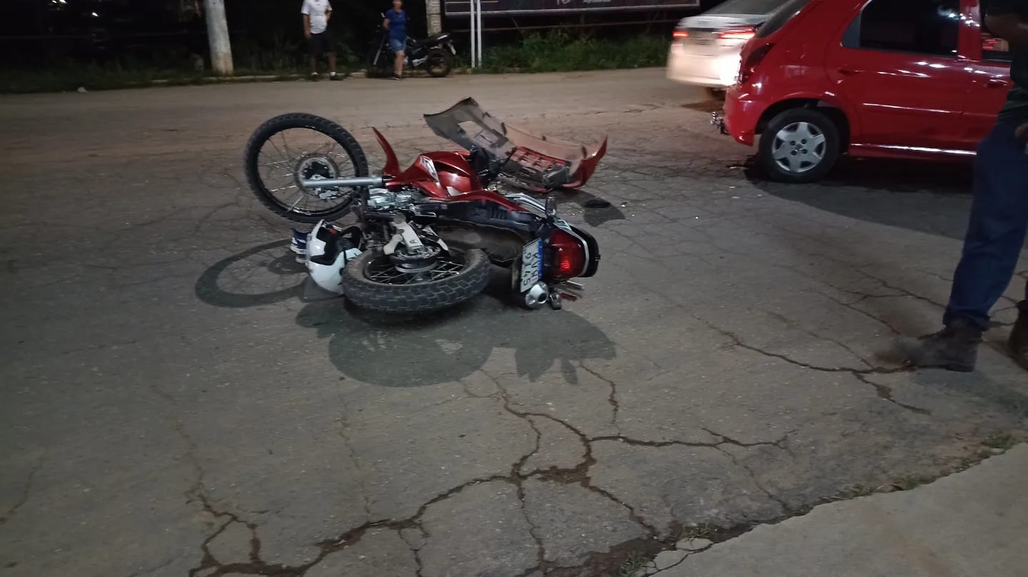 Motociclista fica ferido em acidente na BR-262 em Manhuaçu