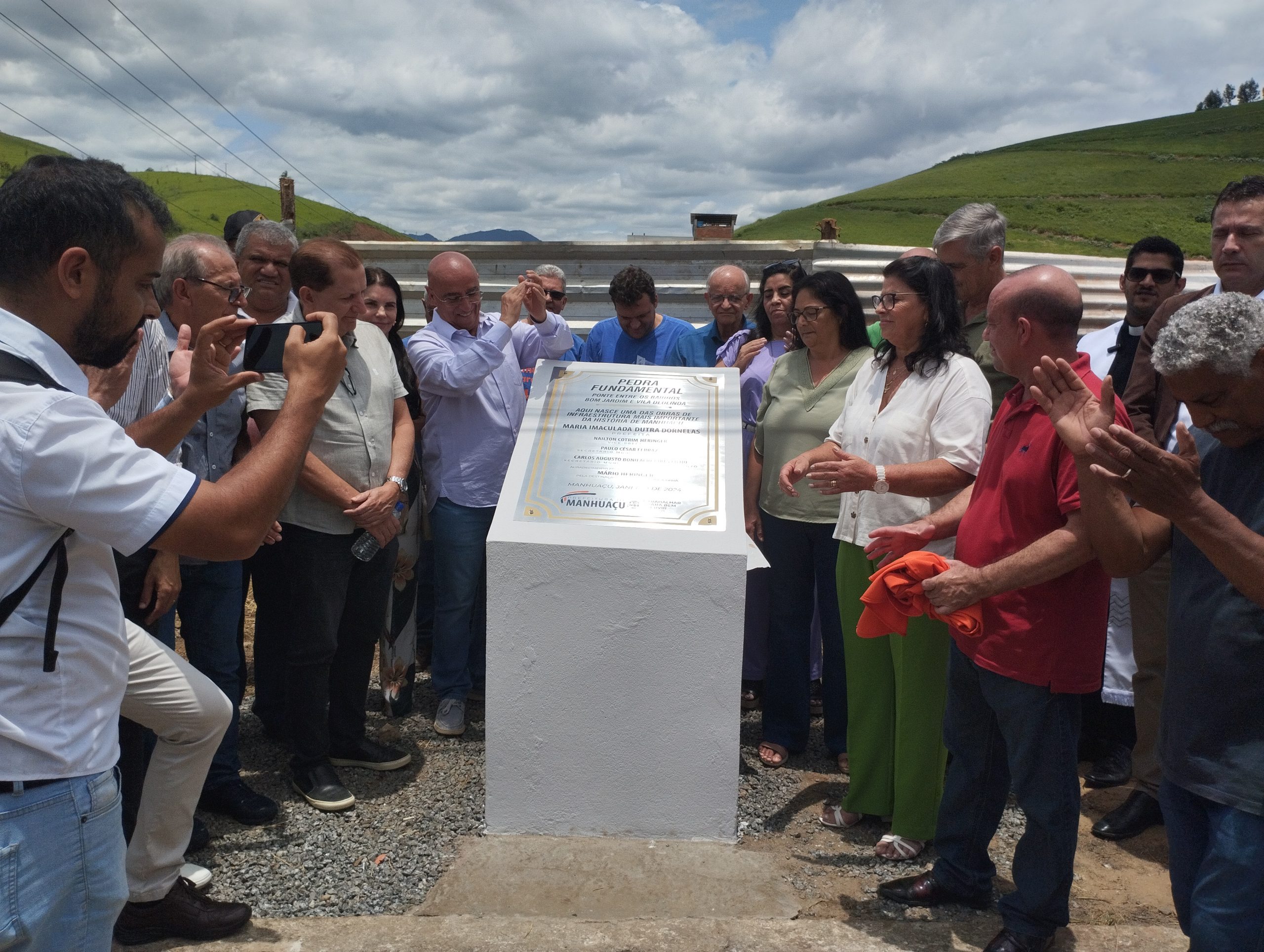 Pedra Fundamental da nova ponte de Manhuaçu e lançada nesta sexta